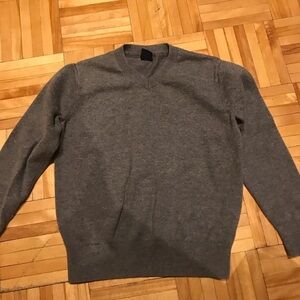 3/15$ GAP Gray V-Neck Top​